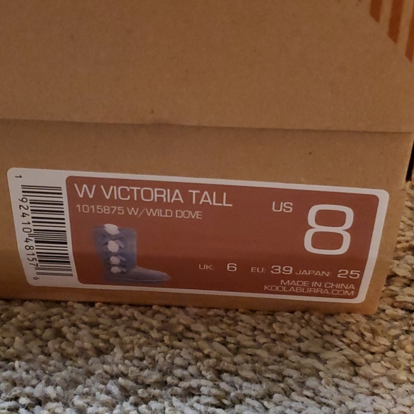 Boots - Picture 5 of 6